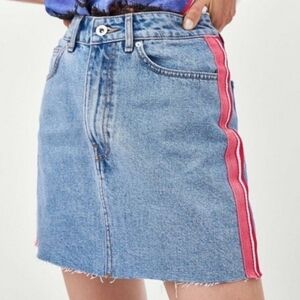 ZARA AUTHENTIC BLUE DENIM SKIRT WITH RED WHITE STRIPE DETAIL RAW HEM SIZE MEDIUM